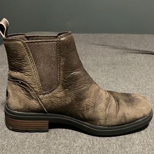 UGG Chelsea Boots